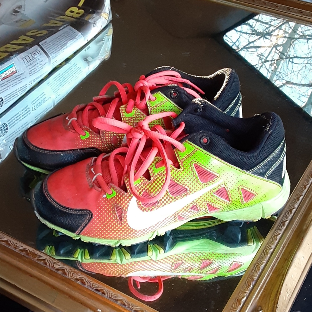 Shoes - Picture 5 of 6